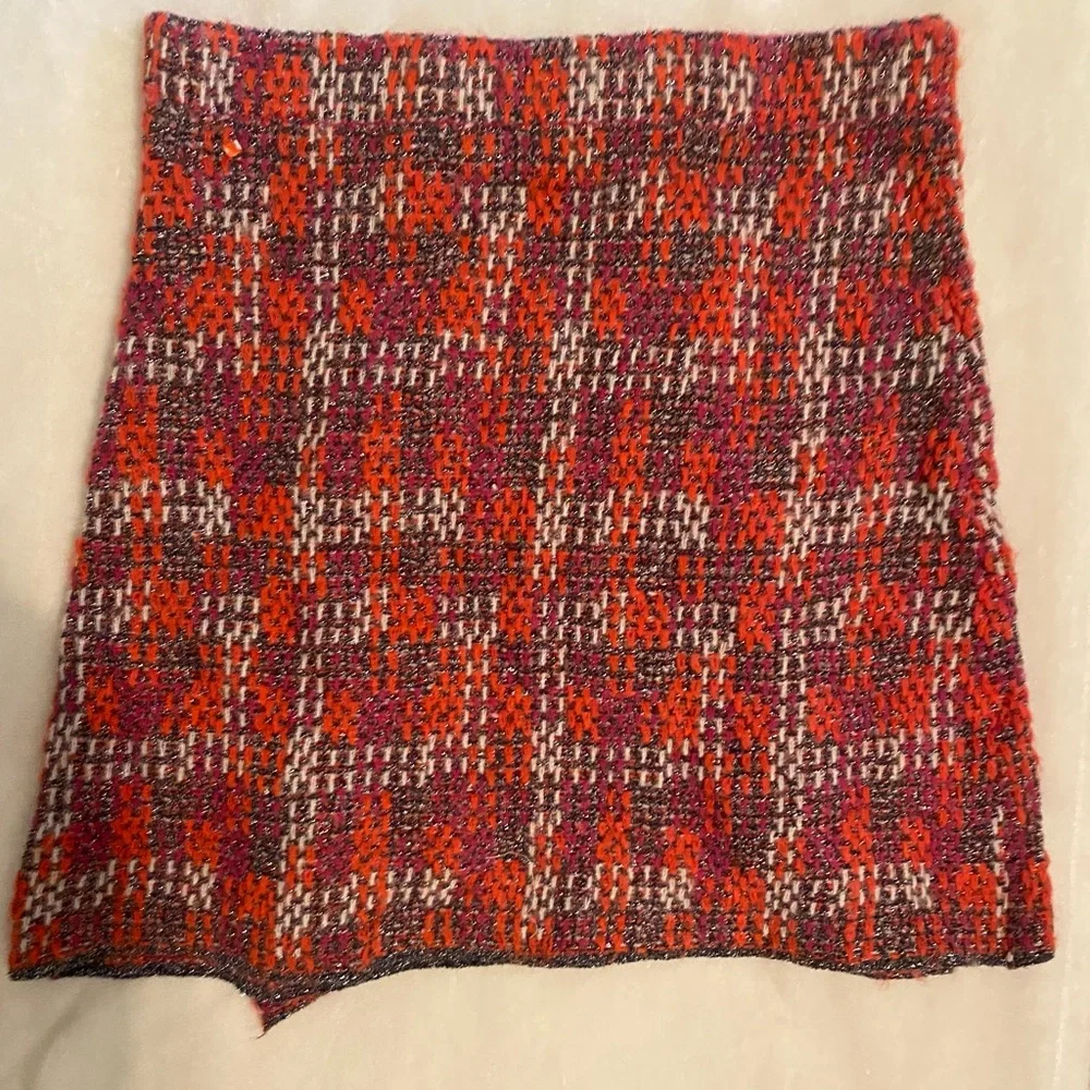 Metallic Plaid Textured Ruffle Tweed - Picture 6 of 6